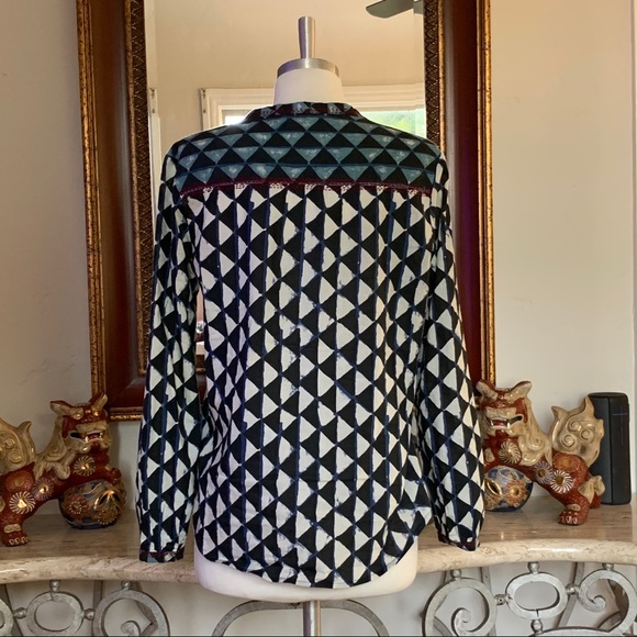 DIEGA Women’s Shirt ButtonFront Embroidered Detail - Picture 7 of 9